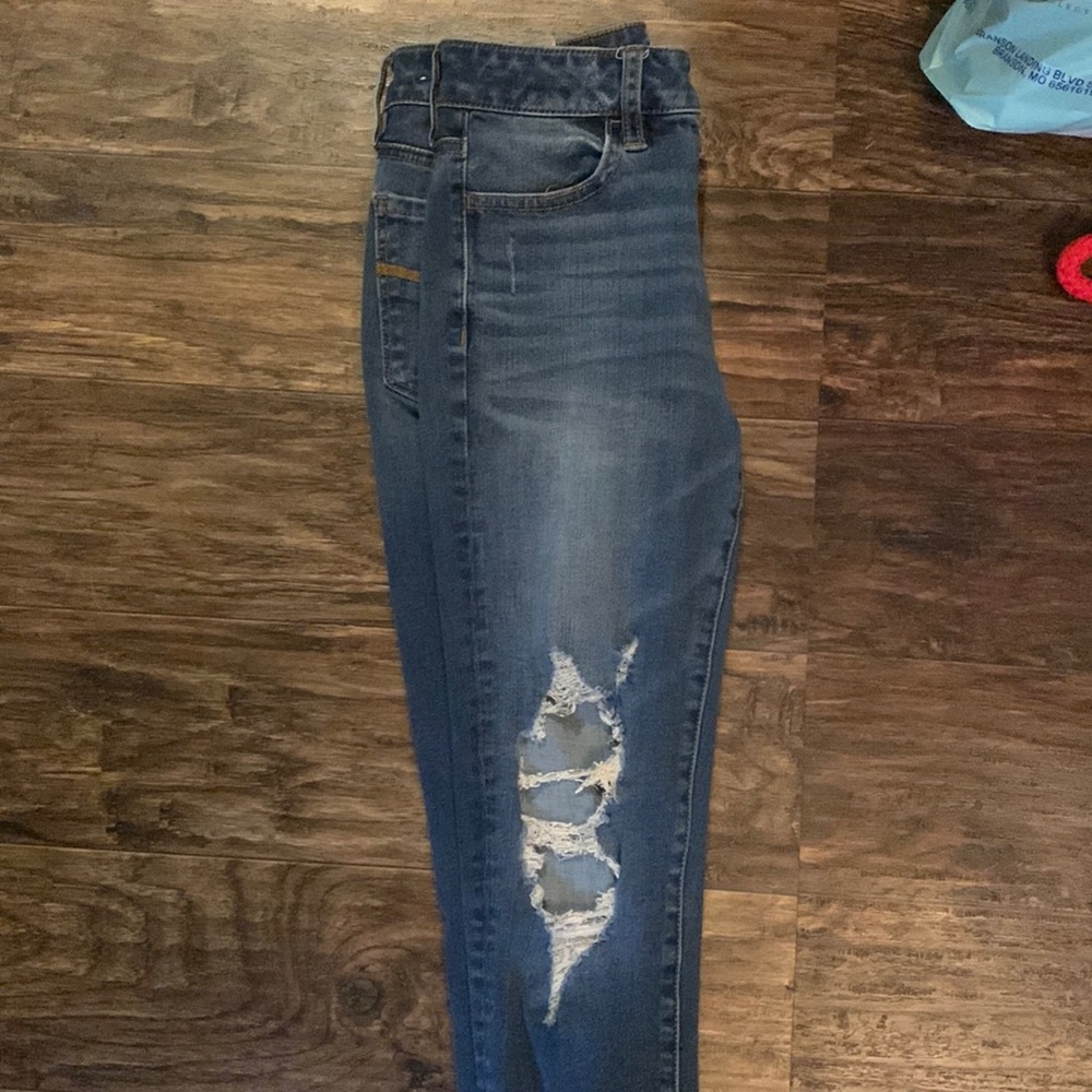 American Eagle distressed jeans